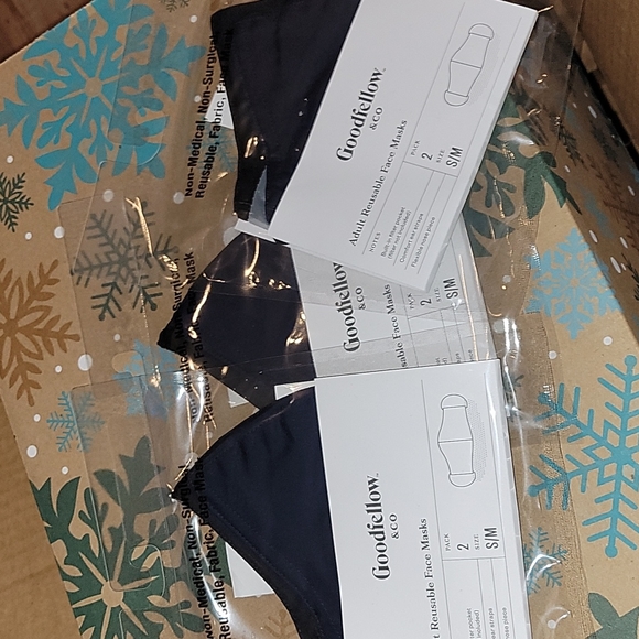 Goodfellow & Co Accessories - 3 packs of 2 Black and Navy Blue Small/Medium Face Masks (6 total)